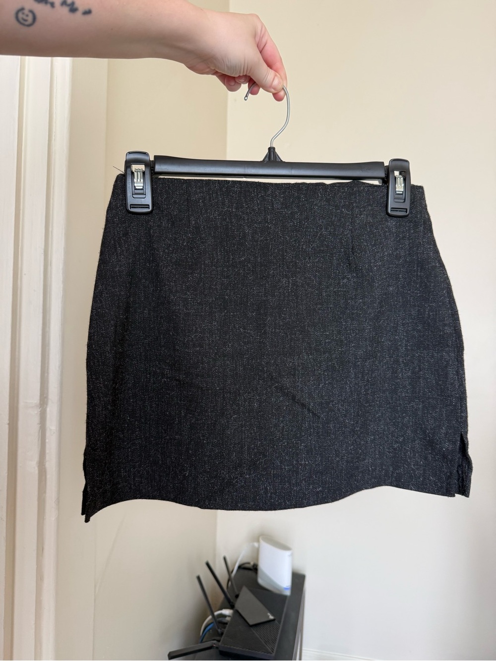 VTG Y2K Papaya USA woven mini skirt / small / gray/black